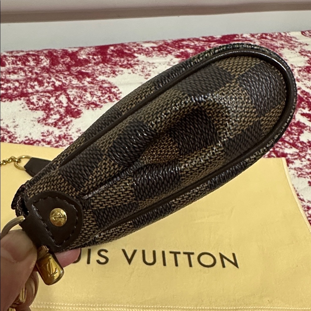 Louis Vuitton Damier Ebene Eva - Picture 5 of 15